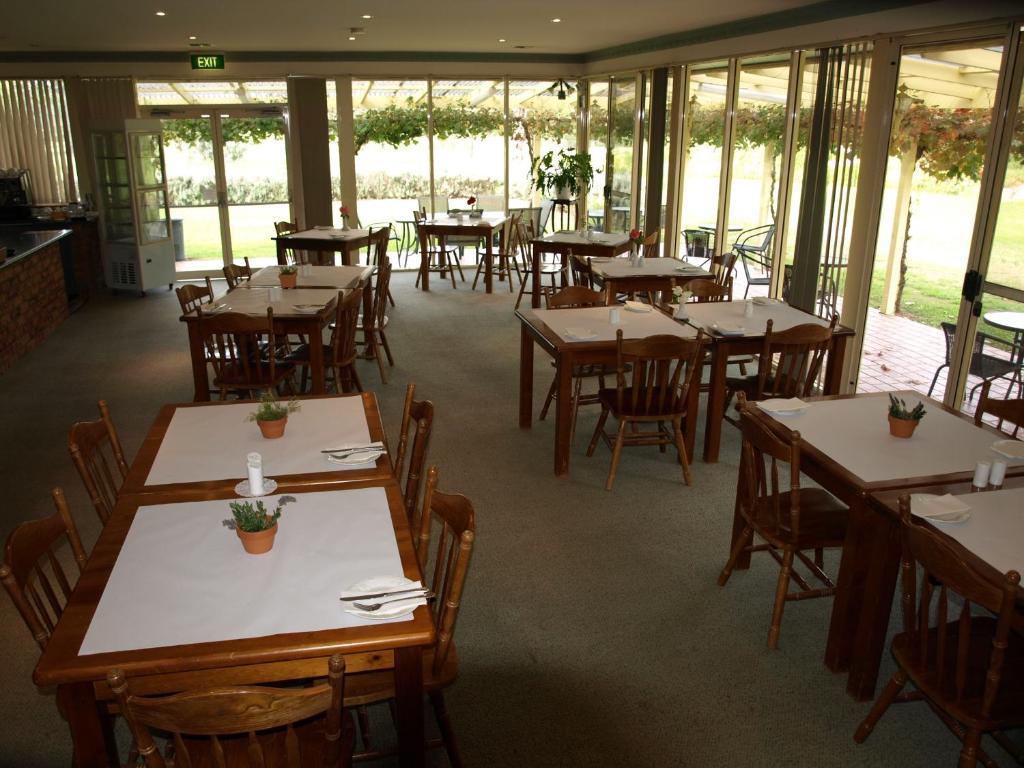 Civic Motor Inn Cowra Exteriör bild