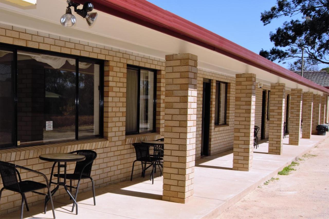 Civic Motor Inn Cowra Exteriör bild