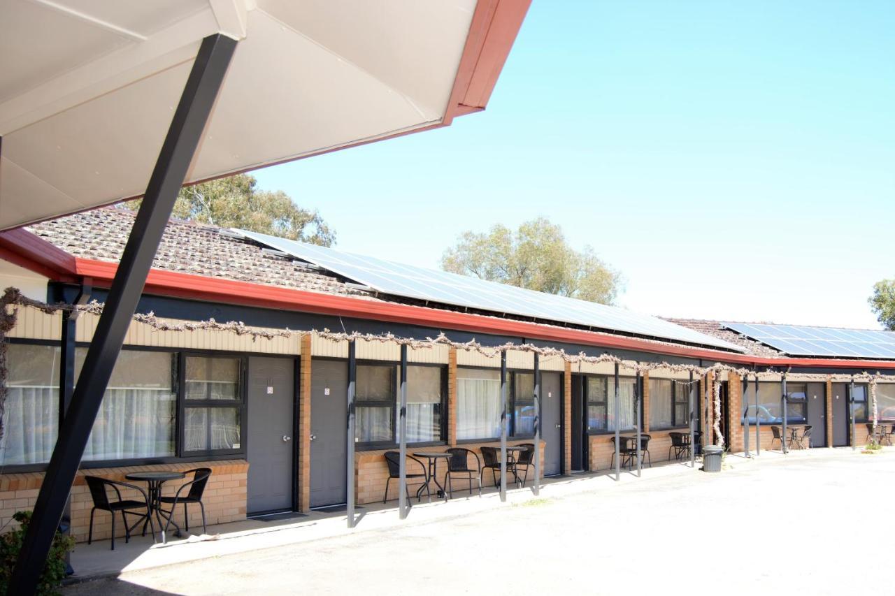 Civic Motor Inn Cowra Exteriör bild