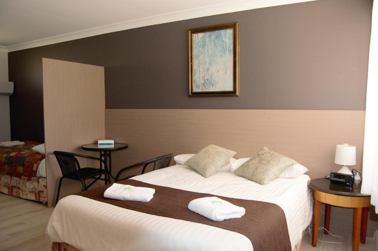 Civic Motor Inn Cowra Exteriör bild